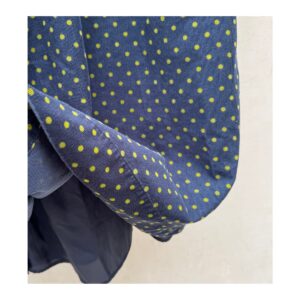 Vestido de segunda mano Boden de pana azul marino con lunares chartreuse, botones frontales y manga 3/4, talla 12