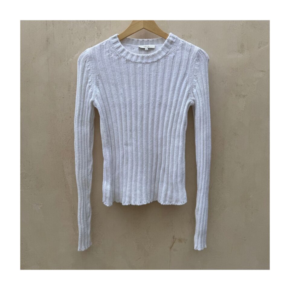 Pullover blanco de Vince de segunda mano, estilo Mock Neck en algodón italiano, talla S, punto acanalado ceñido con silueta minimalista.
