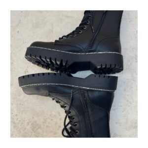 Botín Combat Harley de Sincerly Jules en talla 8US estilo y2k y estilo romace gótico