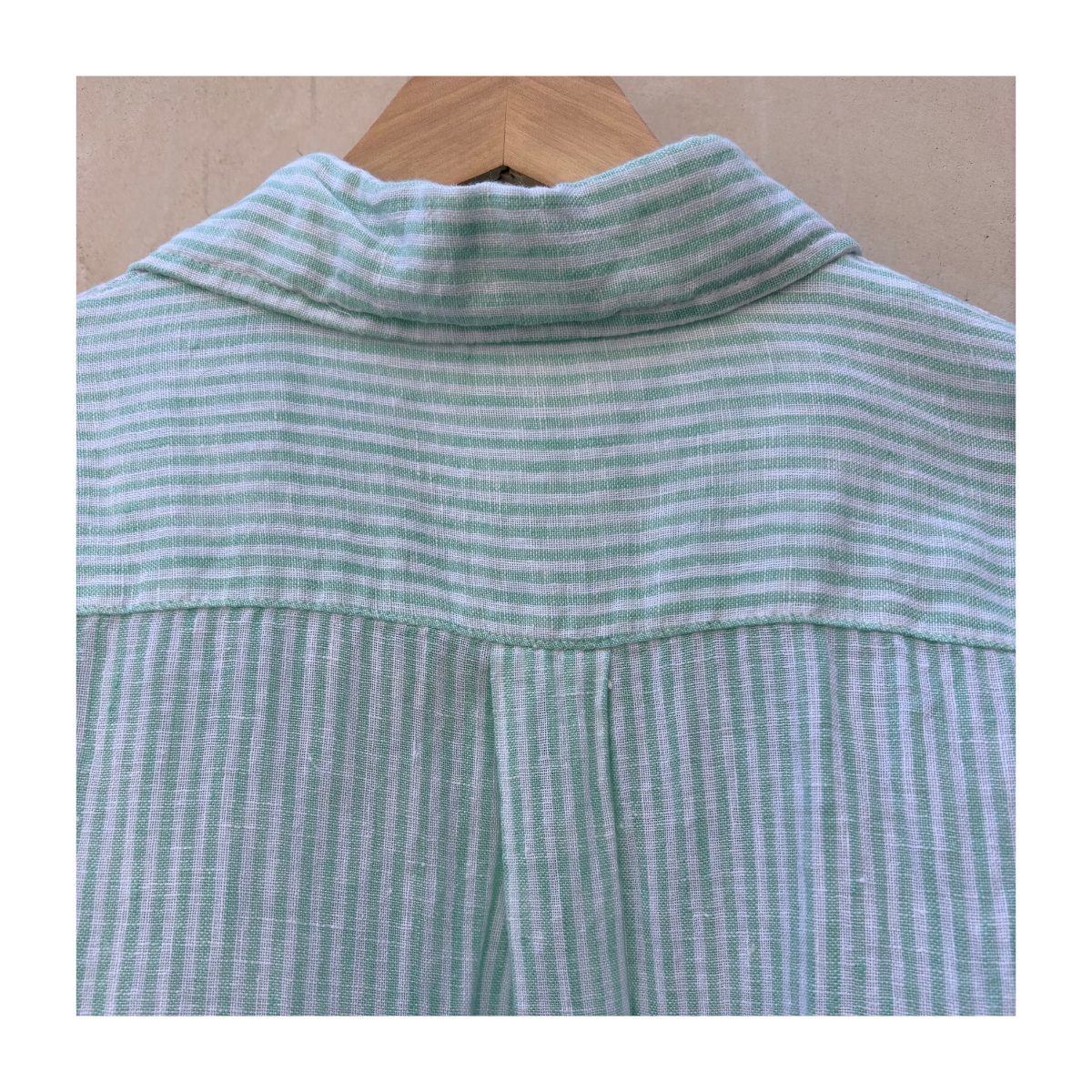 Camisa lino rayas verdes marca Panama Jack, talla S . Hecho en India y estilo Coastal Grandma.