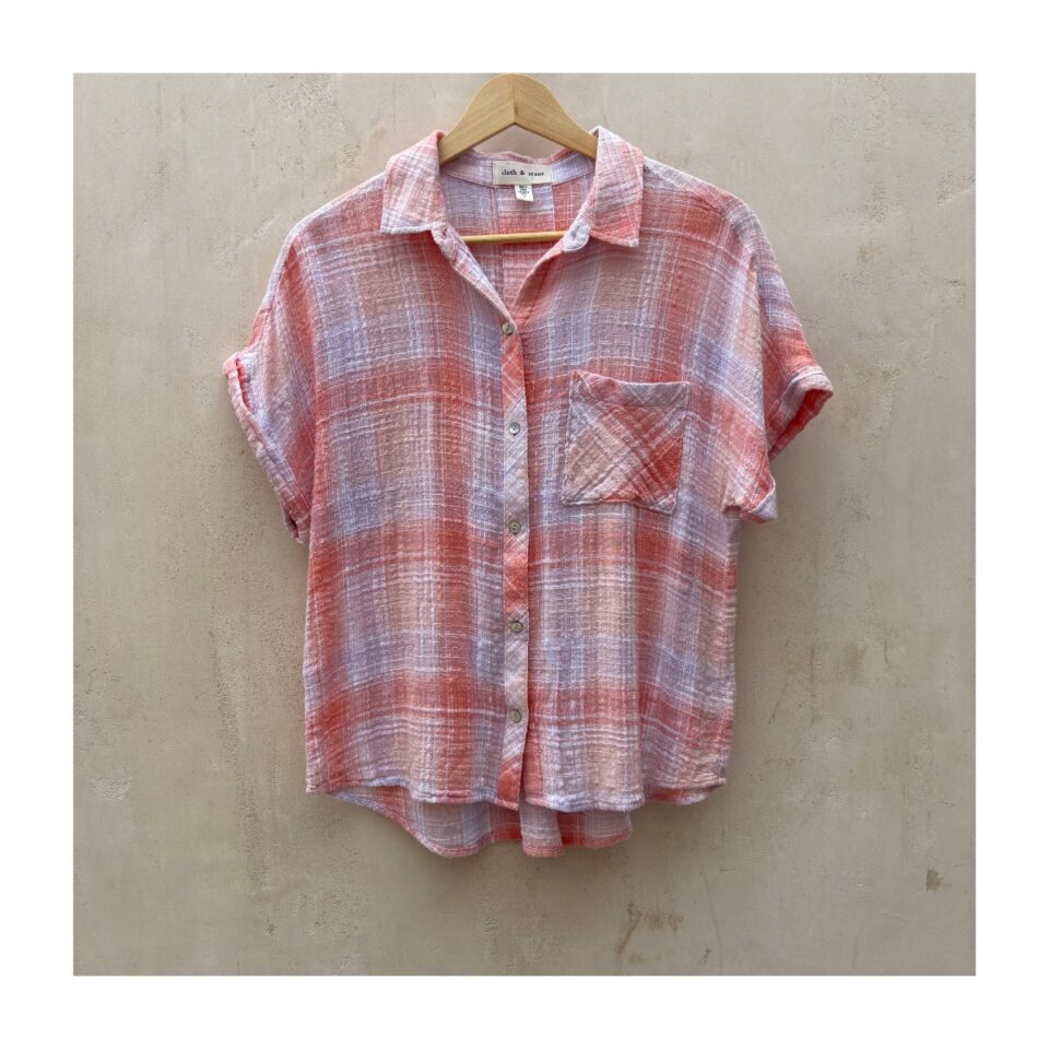 Camisa Cloth & Stone en tones coral, lavanda y crema. Talla S Estilo prairie