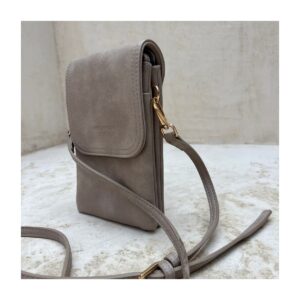 Crossbody Phone Wallet Evelyn en piel vegana de Bostanten. color gris topo. look urbano