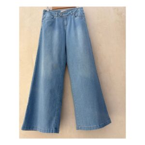 Wide leg denim en azul claro marca neways. Talla 30 y estilo setentero retro