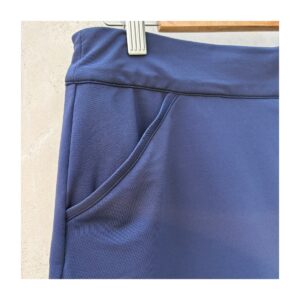 Alice Petal Hem Skort: Falda short de Peter Millar en talla M sporty luxury. Ideal para jugar pickleball, golf, paddle y tennis estilo athleisure