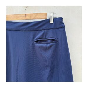 Alice Petal Hem Skort: Falda short de Peter Millar en talla M sporty luxury. Ideal para jugar pickleball, golf, paddle y tennis estilo athleisure