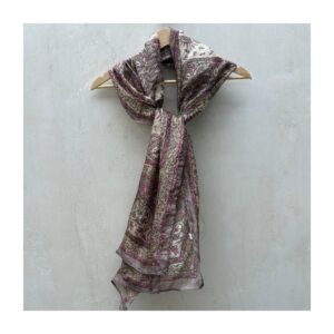 Foulard en 100% seda. Hecho en India, estilo romántico.