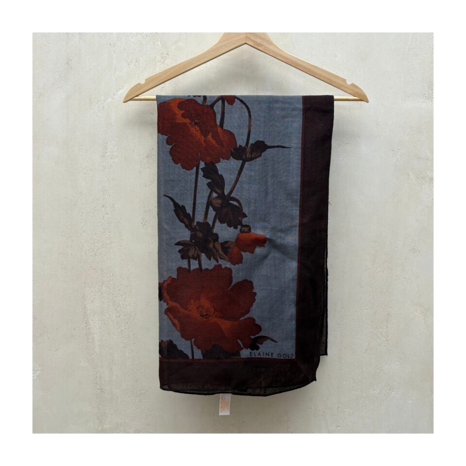 Foulard de lana japonesa. Estilo dark academia y dibujo botánico