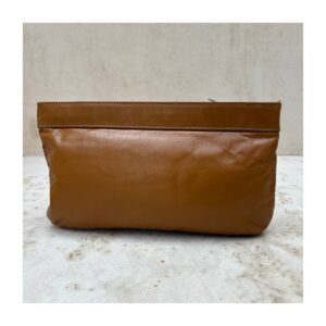 Clutch true vintage piel genuina en color camel. Manufactura premium de los años setentas. Old money