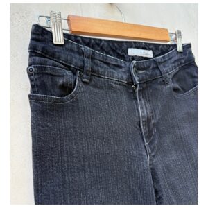 Jeans denim negro Chico's de su línea platinum en textura vintage wash y talla 00