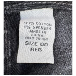 Jeans denim negro Chico's de su línea platinum en textura vintage wash y talla 00