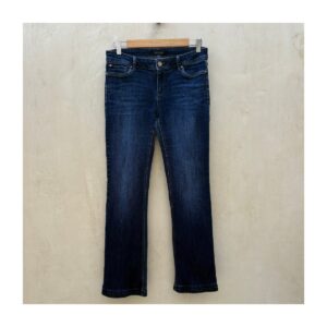 Jeans Boot cut WHBM en azul obscuro, talla 2 y deiseño clásico americano