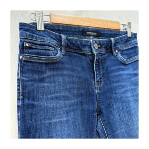 Jeans Boot cut WHBM en azul obscuro, talla 2 y deiseño clásico americano