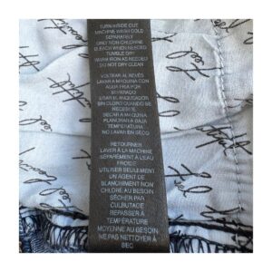 Jeans Boot cut WHBM en azul obscuro, talla 2 y deiseño clásico americano