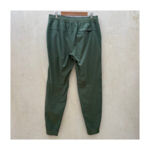 Lululemon ABC Jogger Warpstreme para hombre en color verde oliva y talla XL. Athleisure style