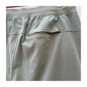 Lululemon ABC Jogger Warpstreme para hombre en color verde oliva y talla XL. Athleisure style