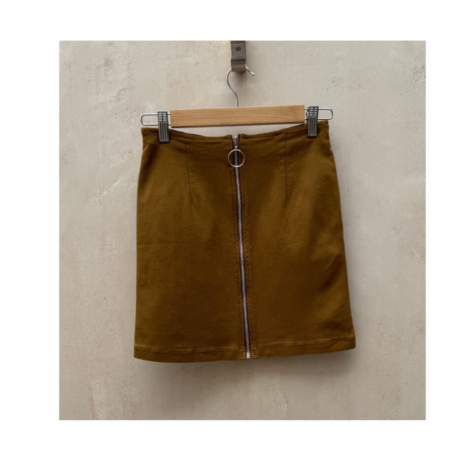 Minifalda Y2K ocre Genquo. Talla S cierre O-ring y estilo grunge