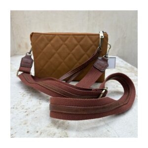 El Crossbody quilted Jen&Co en tono Cognac. NWT. Nuevo con etiqueta y estilo boho chic
