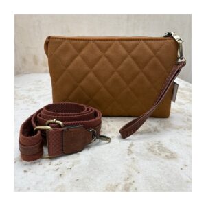 El Crossbody quilted Jen&Co en tono Cognac. NWT. Nuevo con etiqueta y estilo boho chic