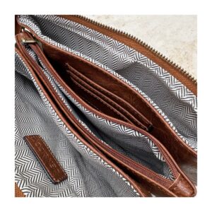 El Crossbody quilted Jen&Co en tono Cognac. NWT. Nuevo con etiqueta y estilo boho chic