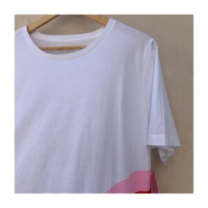 Tee Rainbow Kate Spade de algodón peruano premium, talla mediana y estilo whimsical