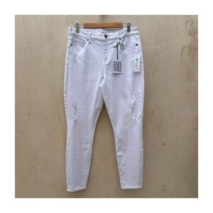 Jennifer Oslo de Pistola. high waist y skinny legs. Blancos con estilo urbano, talla 31 y nuevos con etiqueta