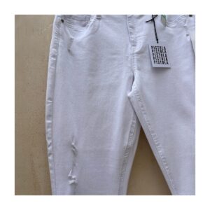 Jennifer Oslo de Pistola. high waist y skinny legs. Blancos con estilo urbano, talla 31 y nuevos con etiqueta