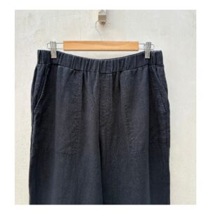 Pantalón de lino italiano negro en talla M. De Carolyn Donnellyn - The Edit y estilo coastal grandma