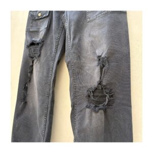 Pantalón negro deconstruido Pilcro . Talla 25 . Acubi style