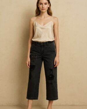 Pantalón negro deconstruido Pilcro . Talla 25 . Acubi style