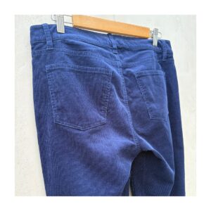 Pantalón Flawless pana azul marino, talla 8 y marca Talbots. Estilo preppy y old money