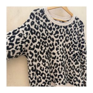 Pullover leopardo beige negro de Sincerely Jules en talla M estilo soft girl