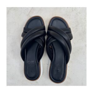 Sandalias Slide Vince Camuto negras en talla 23. Puffys y estilo minimalista ideales para vacaciones y crucero