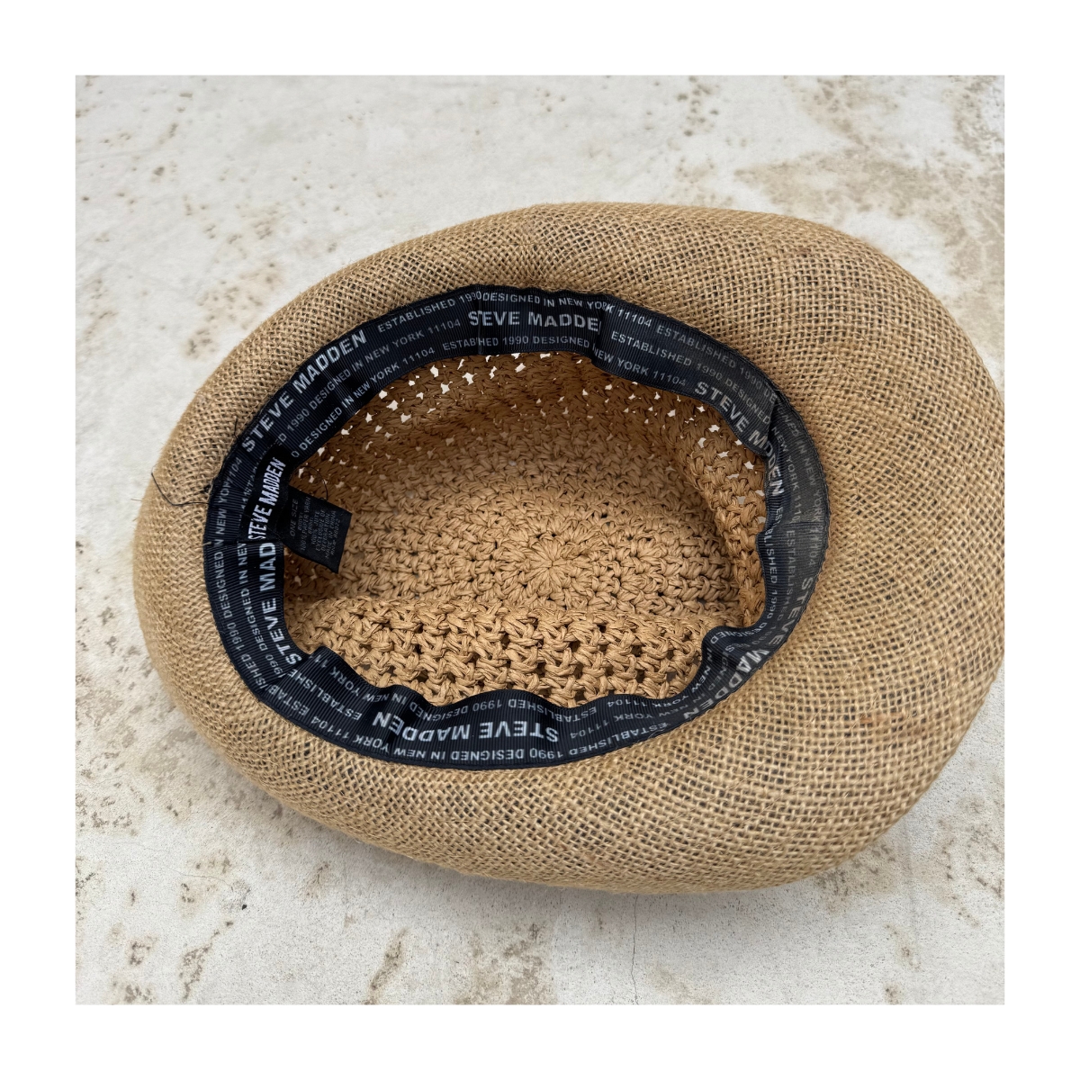 Fedora en tonos tierra de Steve Madden con banda animal print talla one size. Estilo cottagecore y coastal grandma