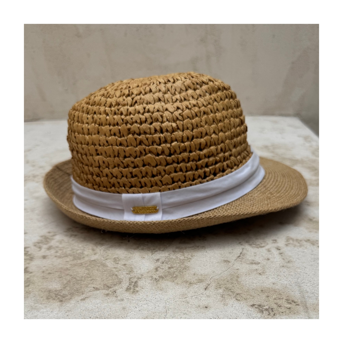 Fedora en tonos tierra de la marca Steve Madden. Unitalla . Estilo cottagecore, coastal grandama y peasant