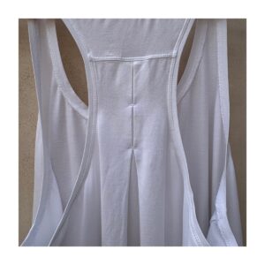 ank top yoga blanco de la marca Lululemon en talla S y estilo athleisure