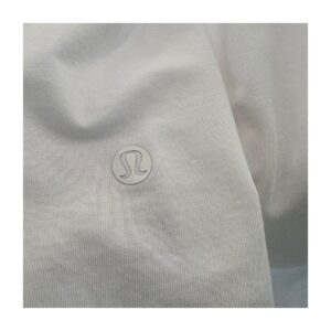 ank top yoga blanco de la marca Lululemon en talla S y estilo athleisure