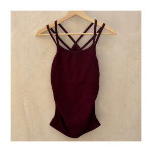 Top workout Sweaty Betty marca britanica en tono burgundy y talla s, athleisure