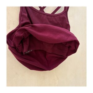Top workout Sweaty Betty marca britanica en tono burgundy y talla s, athleisure