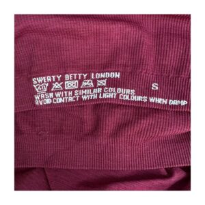 Top workout Sweaty Betty marca britanica en tono burgundy y talla s, athleisure