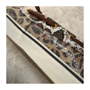 Top sider Sperry Anglefish en talla 10US con lentejuelas y diseño animal print. estilo coastal cottagecore ideal para planes naúticos