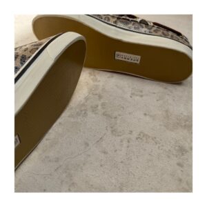 Top sider Sperry Anglefish en talla 10US con lentejuelas y diseño animal print. estilo coastal cottagecore ideal para planes naúticos